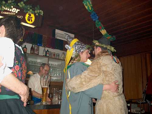 33-das baumaustanzen.jpg